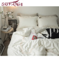 Высокое качество постельных принадлежностей гостиницы Поставщик постельное белье 100% хлопок простой Белый постельное белье установить вышивки в рамку